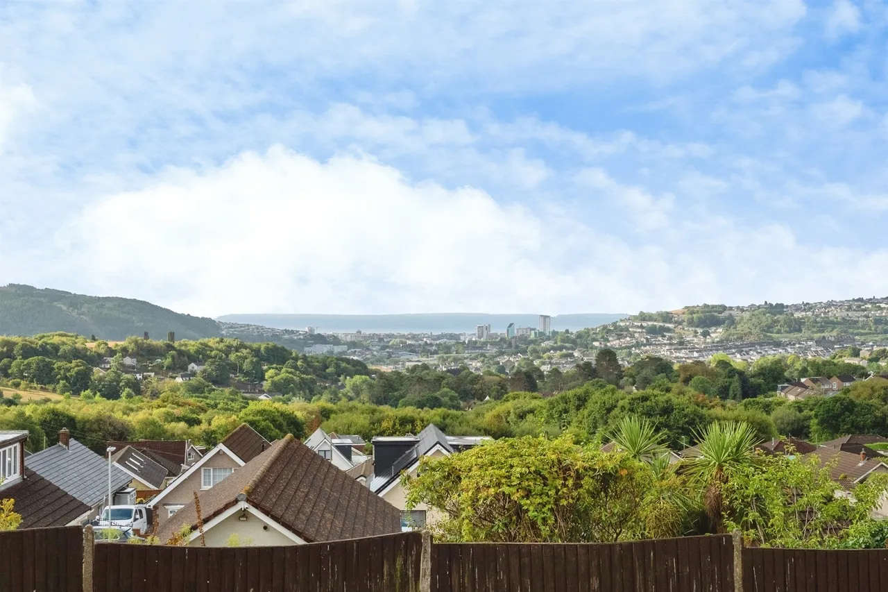 Bryn Eglur Road, Swansea, SA6, photo 15