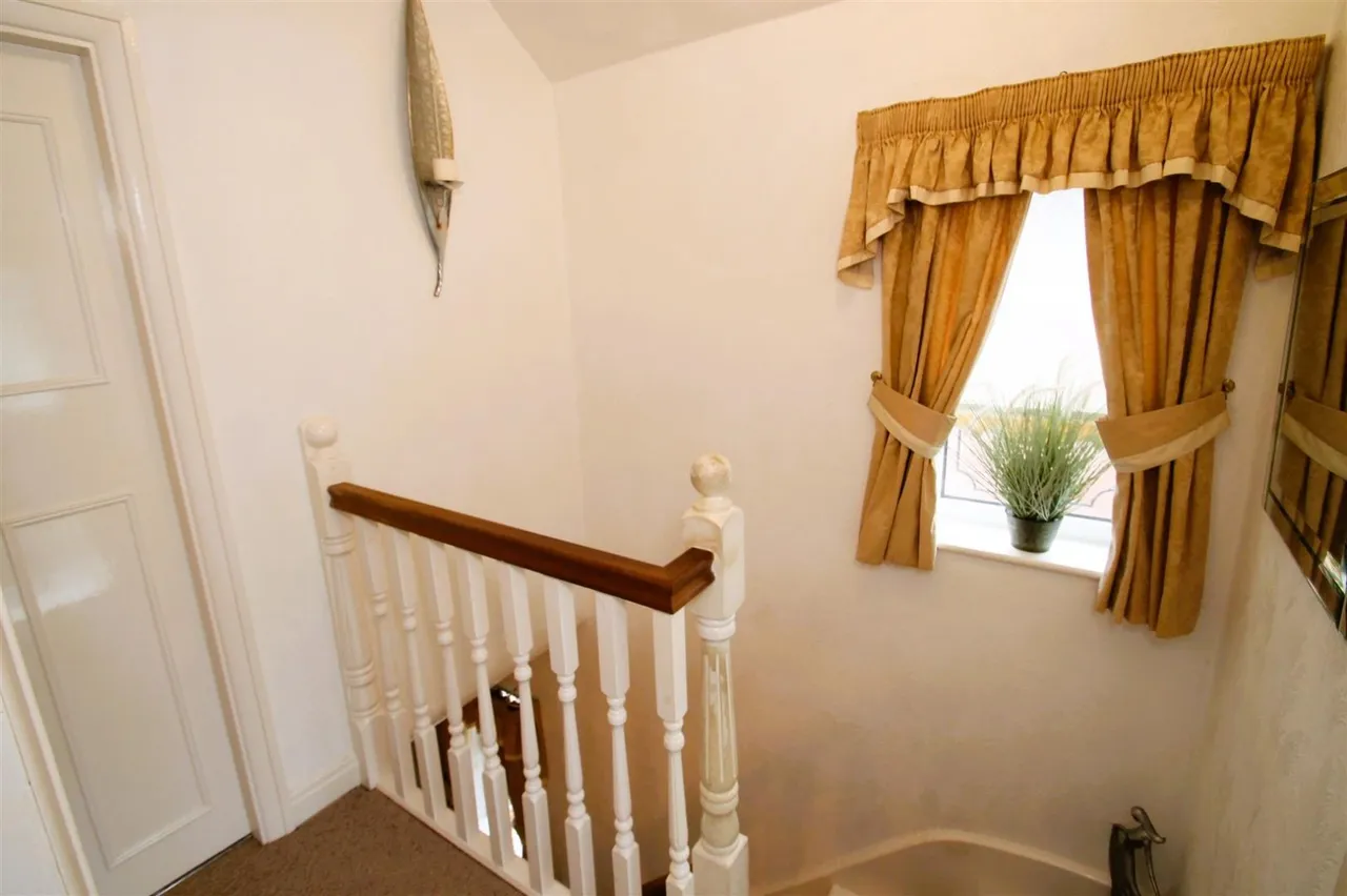 Summerfields Avenue, Halesowen, photo 21