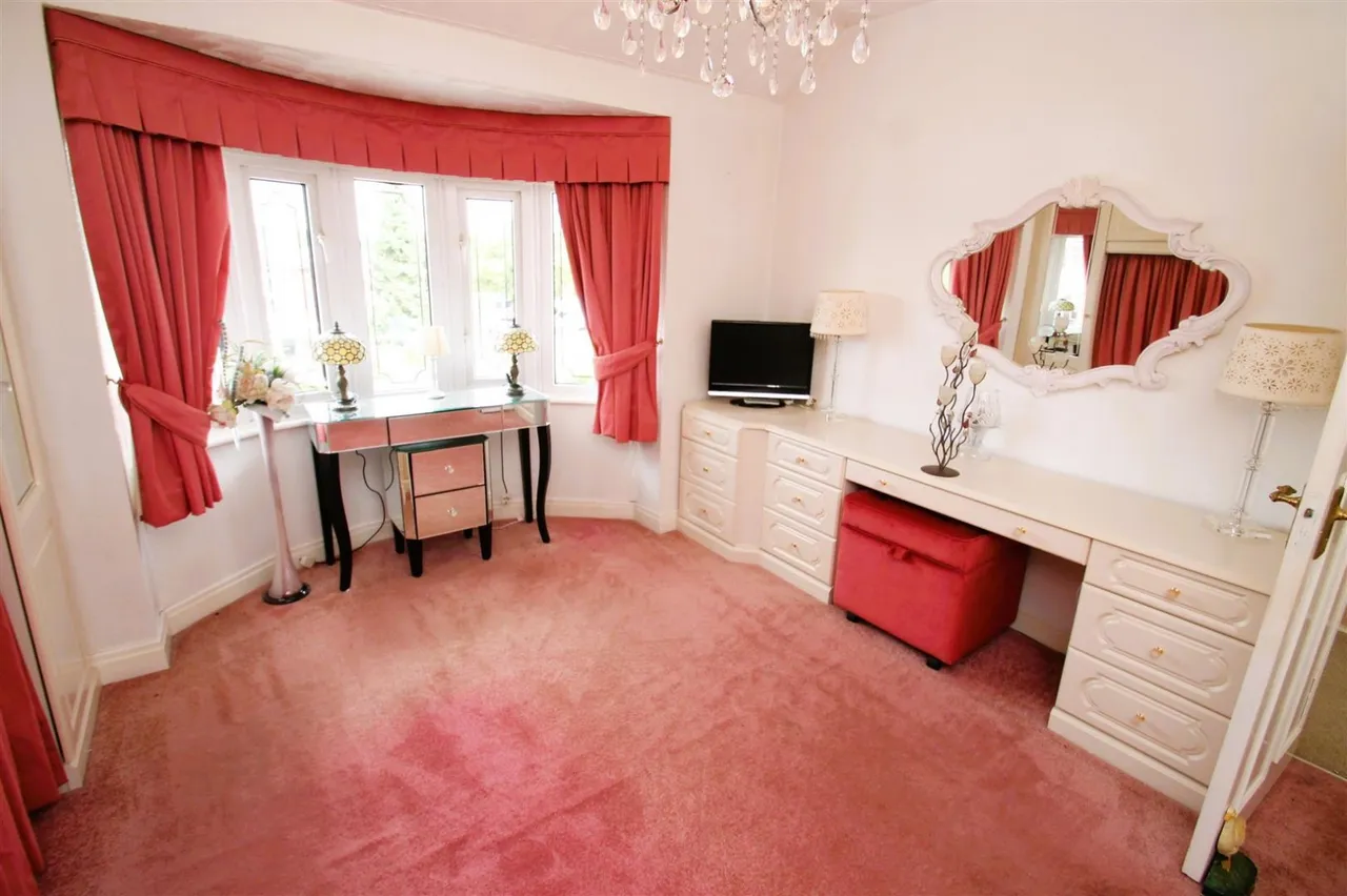 Summerfields Avenue, Halesowen, photo 9