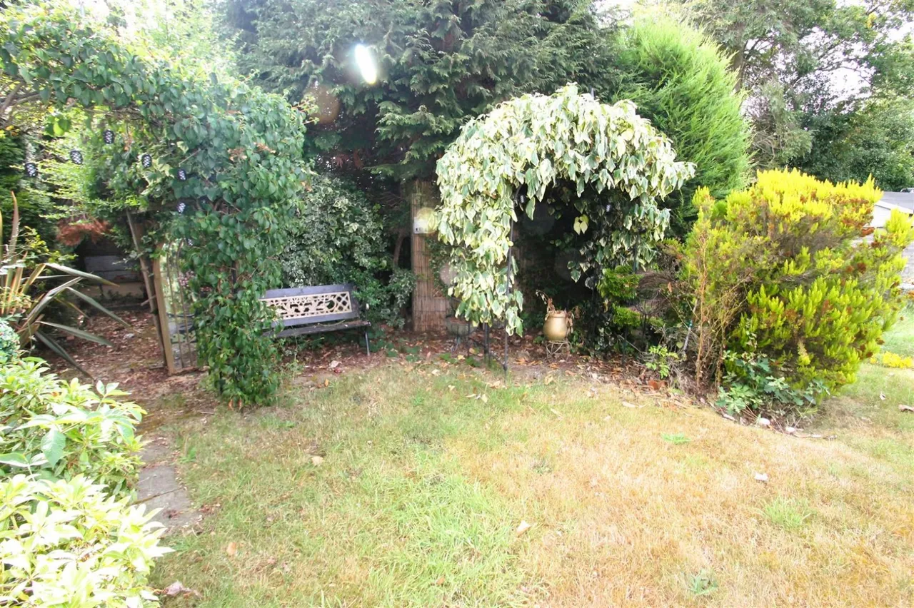 Summerfields Avenue, Halesowen, photo 17
