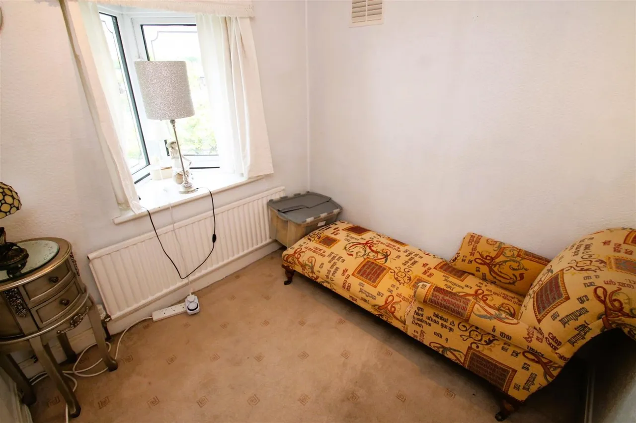 Summerfields Avenue, Halesowen, photo 10