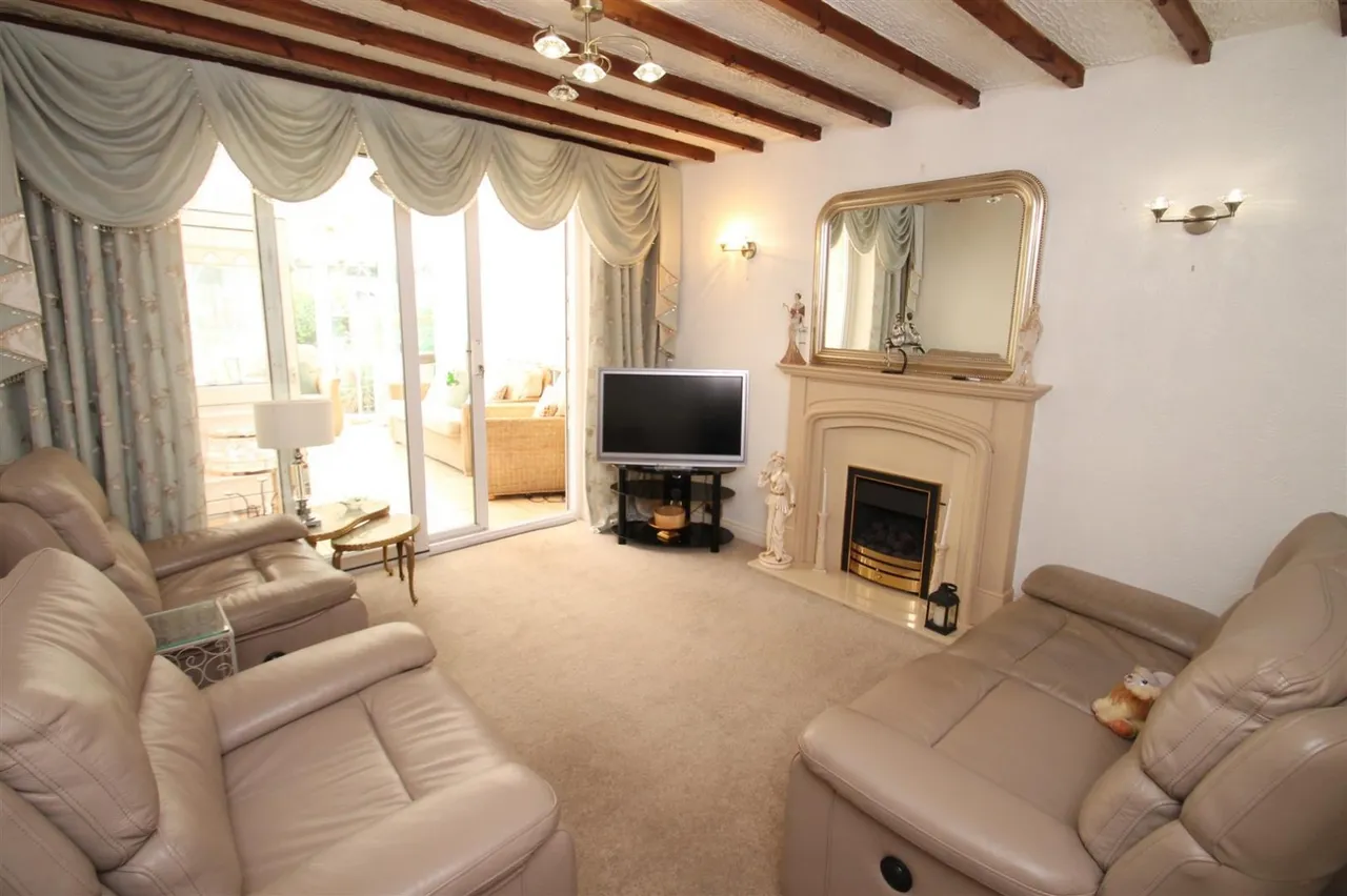 Summerfields Avenue, Halesowen, photo 4