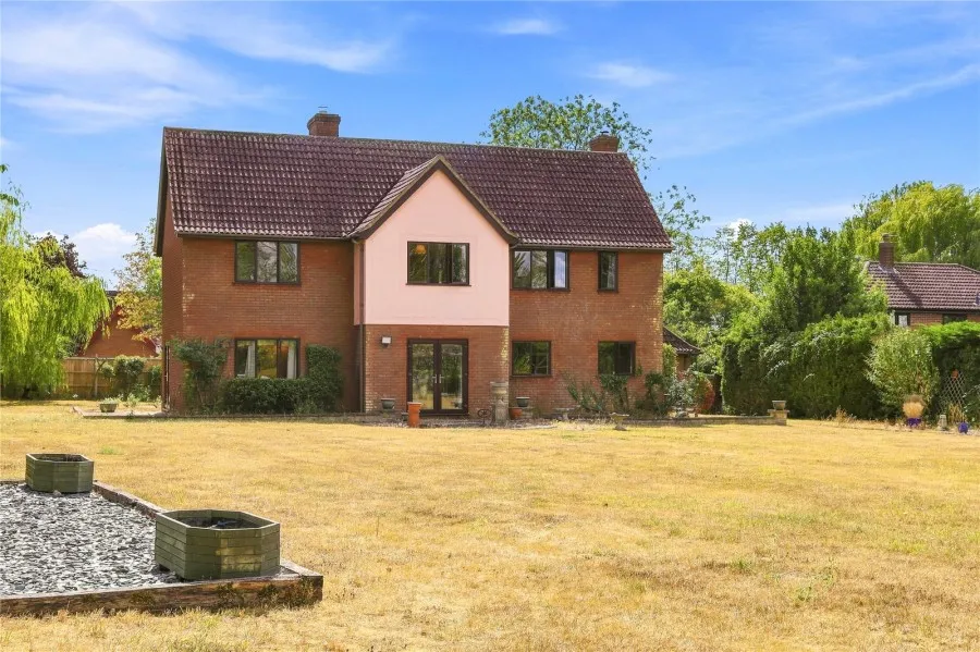 with 5 bedrooms in Castle Camps, CB21, photo 14