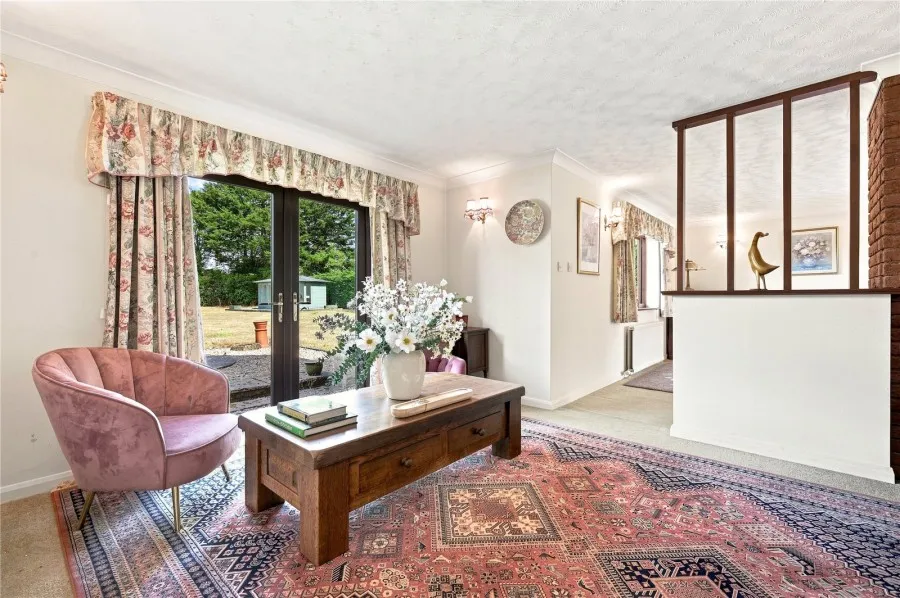 with 5 bedrooms in Castle Camps, CB21, photo 6