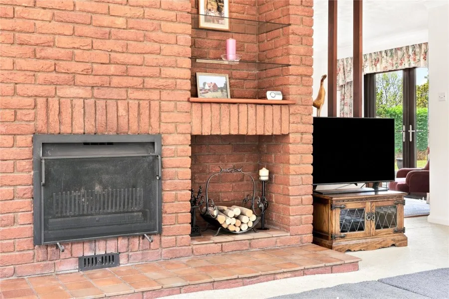 with 5 bedrooms in Castle Camps, CB21, photo 22