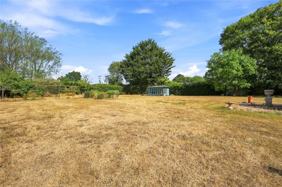 with 5 bedrooms in Castle Camps, CB21, photo 19