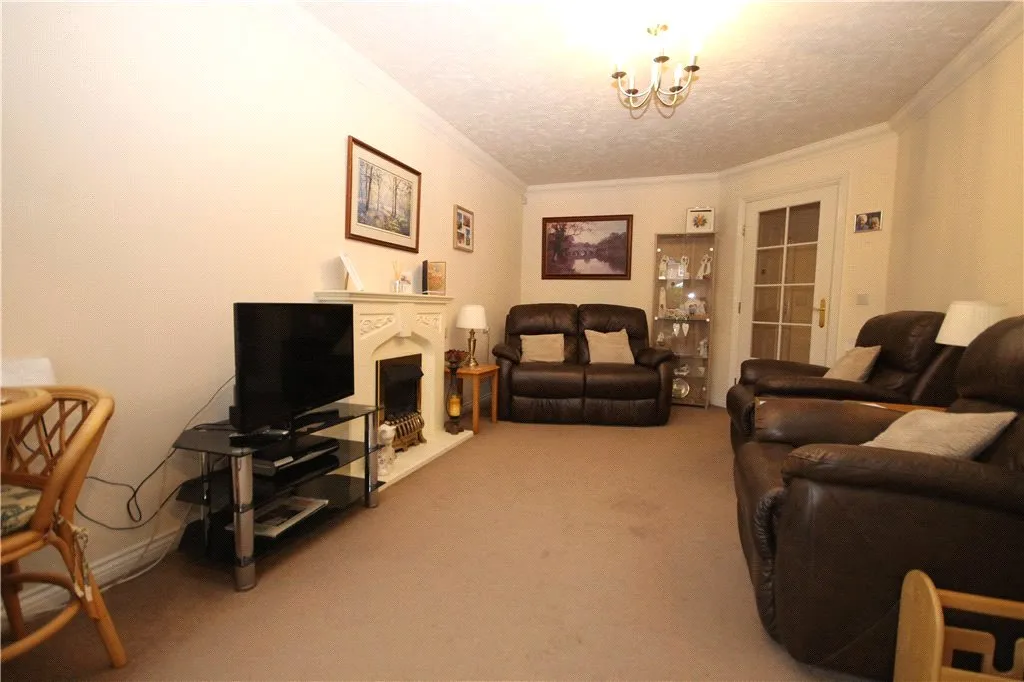Station Road, Addlestone, KT15, photo 8