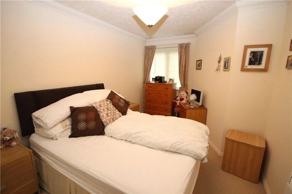 Station Road, Addlestone, KT15, photo 4