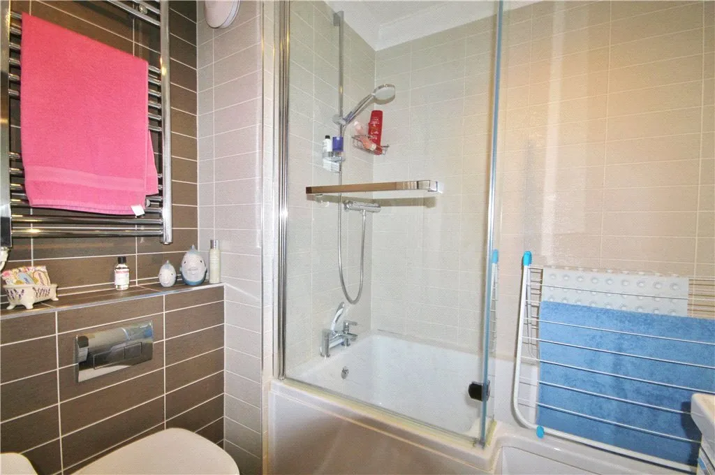 Station Road, Addlestone, KT15, photo 5