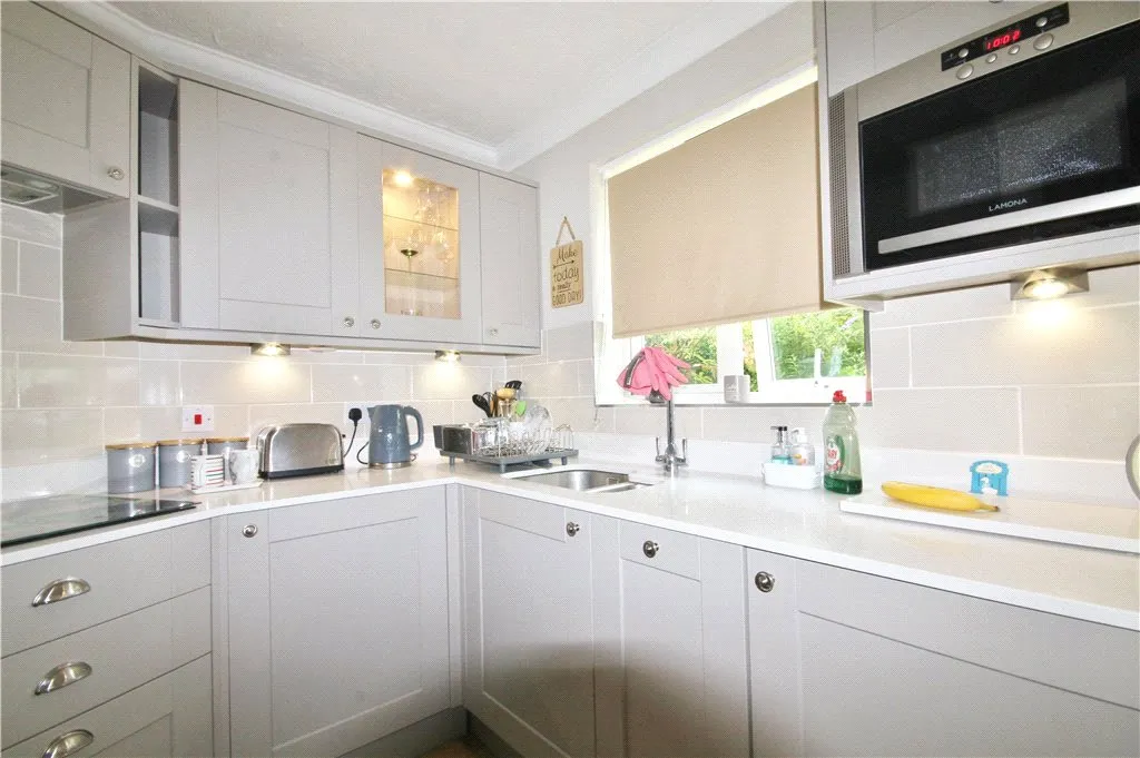 Station Road, Addlestone, KT15, photo 3