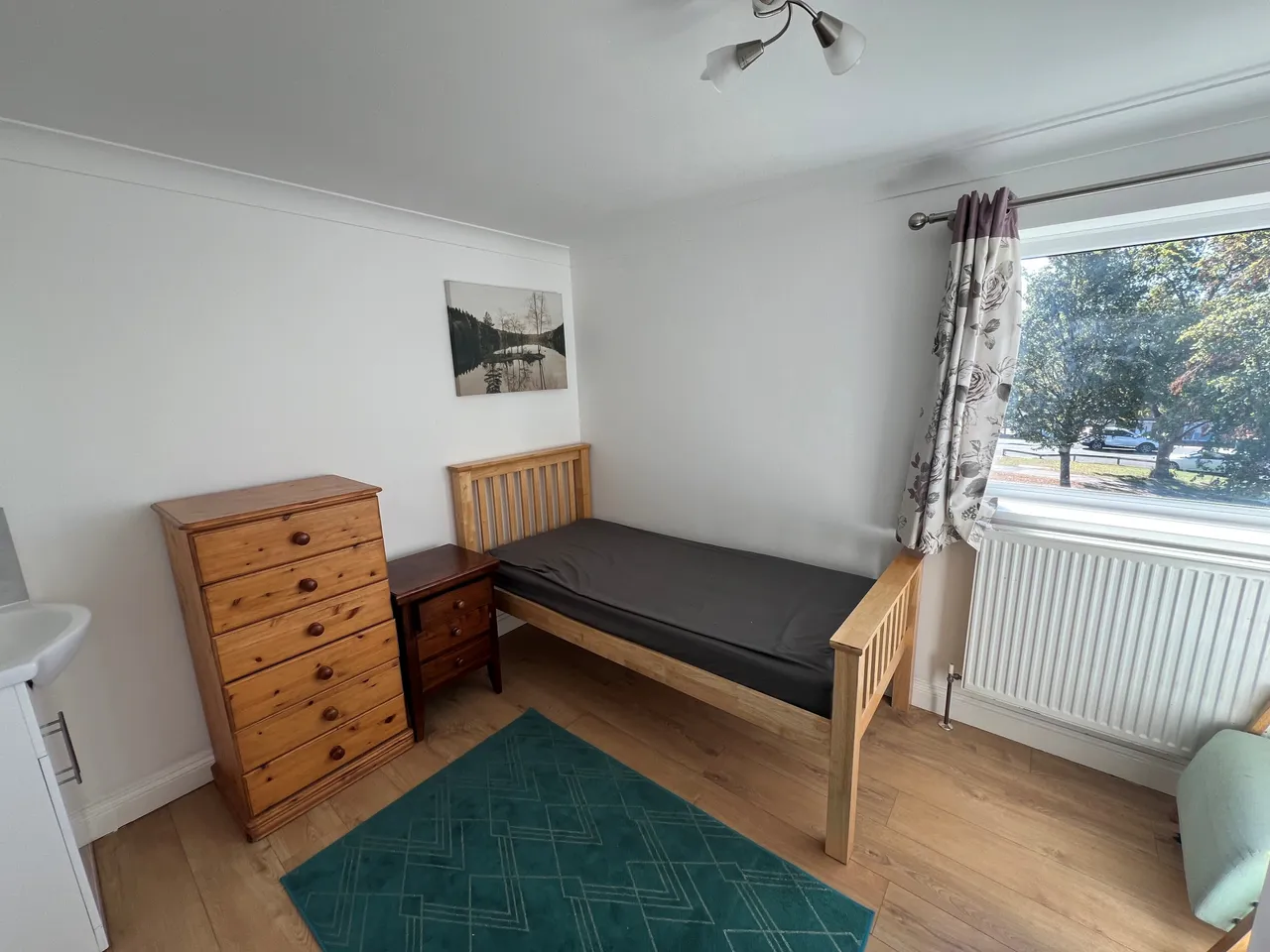 Gossops Green, RH11, photo 14