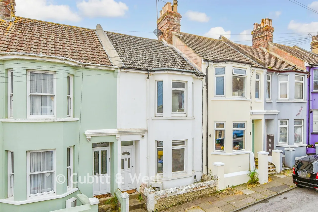 3 bed house for sale, Lawes Avenue, Newhaven, BN9