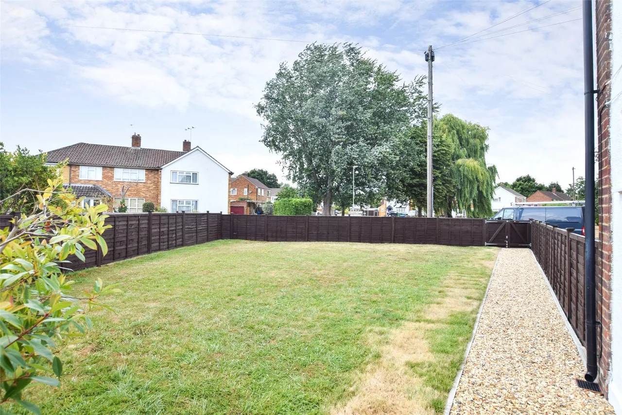 2 bed flat for sale — Cheyne Way, Farnborough, Hampshire, GU14 8SE