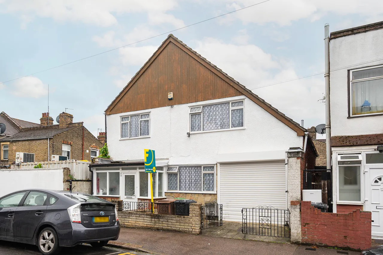 4 bed house for sale — 2a Wiseman Road, London