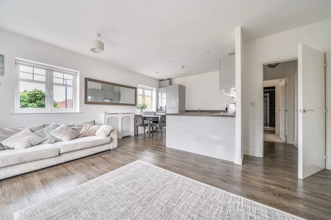 Robin Close, Enfield, EN2, photo 5