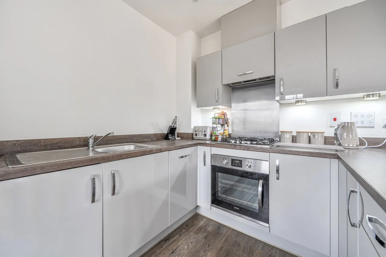 Robin Close, Enfield, EN2, photo 8