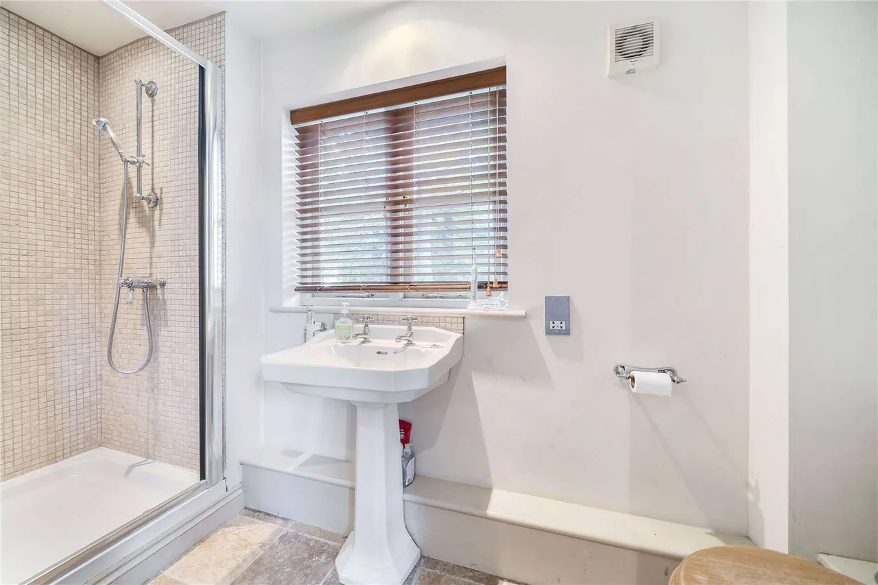 Main Street, Knossington, LE15, photo 16