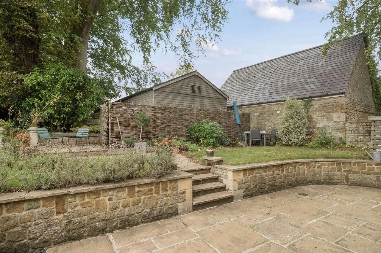 Main Street, Knossington, LE15, photo 24