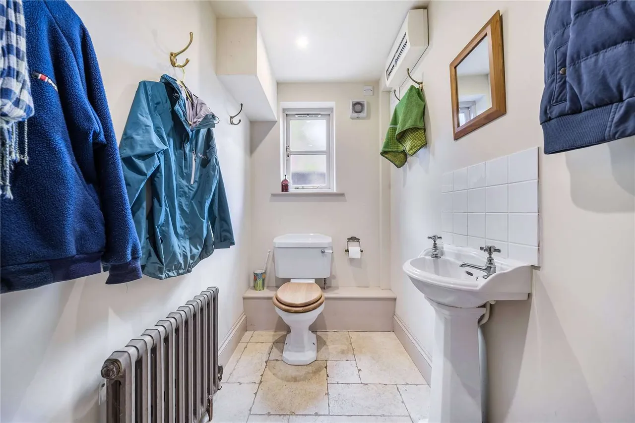 Main Street, Knossington, LE15, photo 9