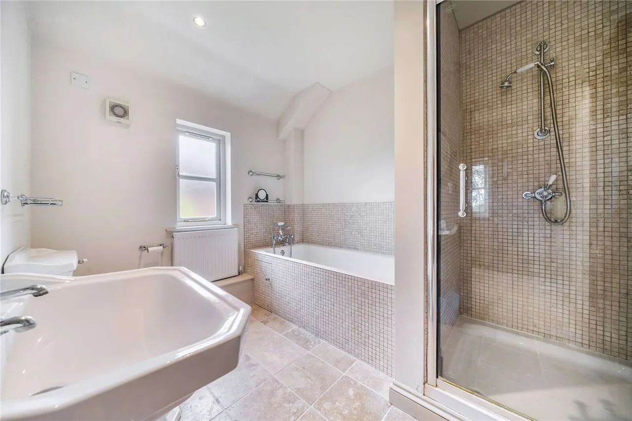 Main Street, Knossington, LE15, photo 13