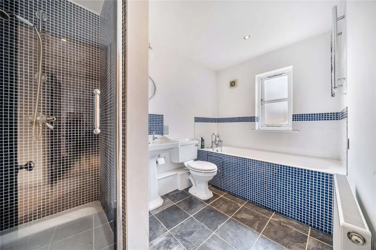 Main Street, Knossington, LE15, photo 18