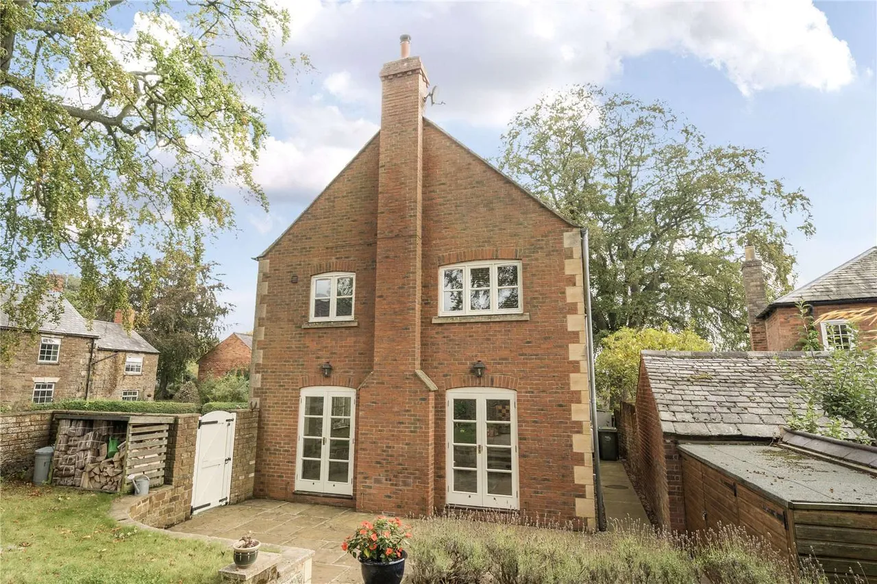 Main Street, Knossington, LE15, photo 22