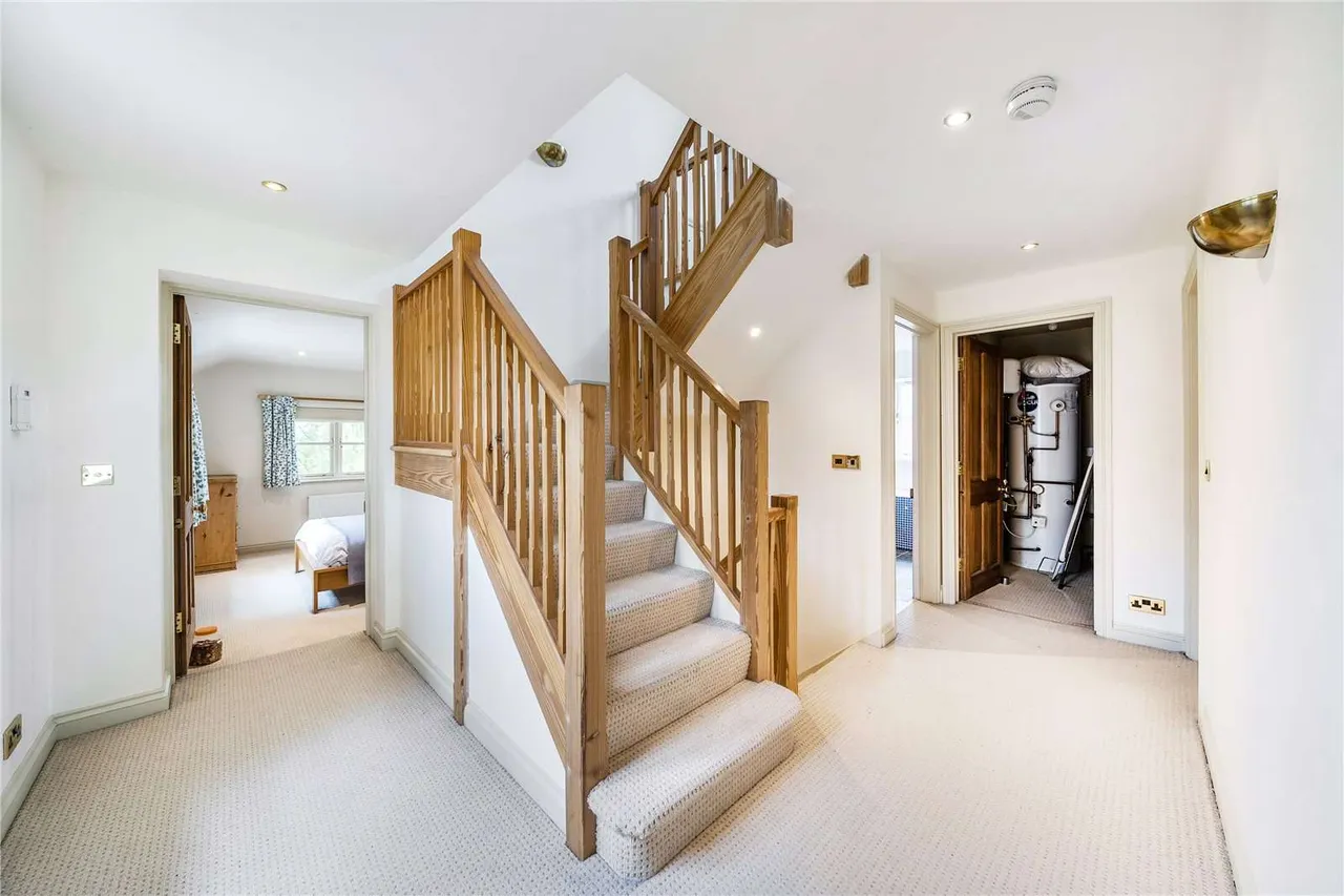 Main Street, Knossington, LE15, photo 19
