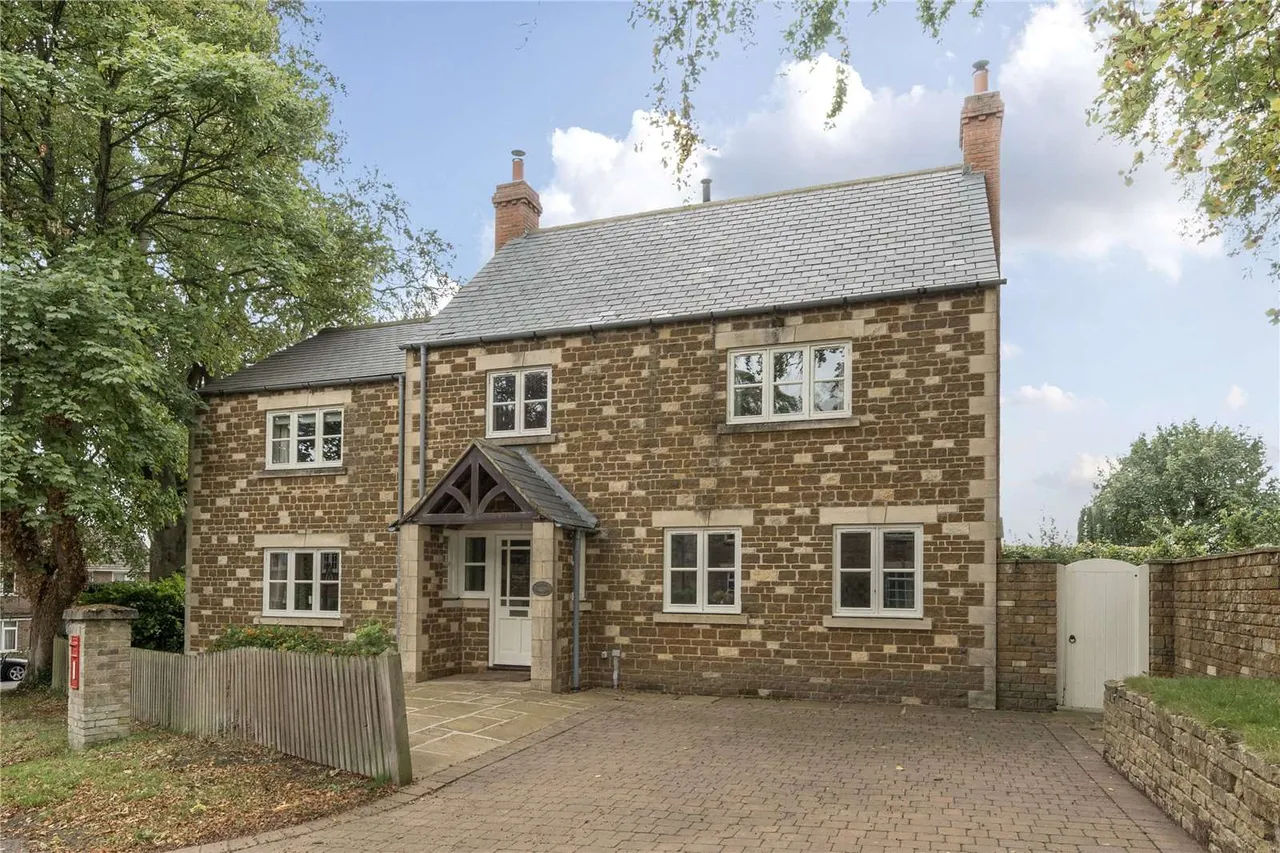 Main Street, Knossington, LE15, photo 26
