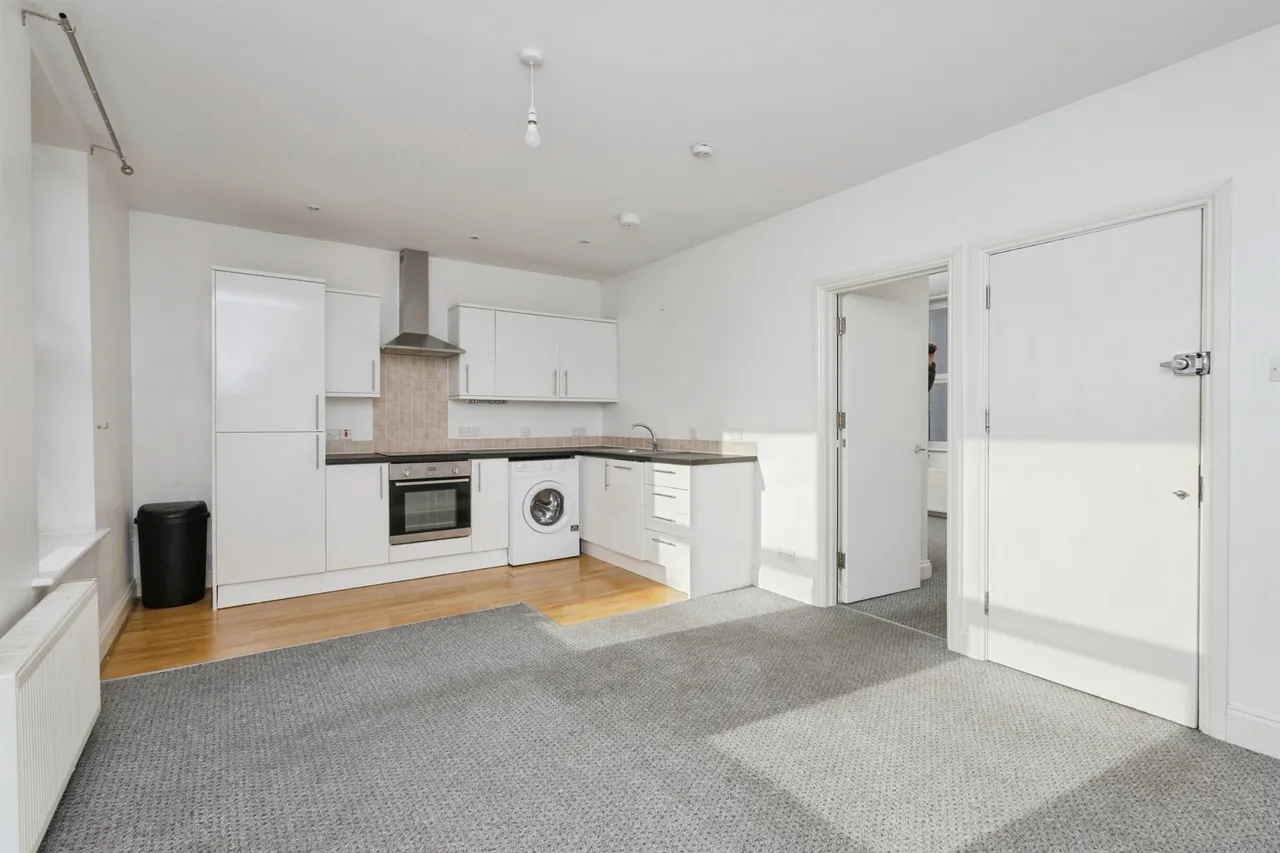 Longstone Road, Eastbourne, photo 2