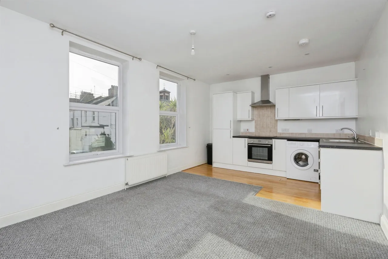Longstone Road, Eastbourne, photo 6