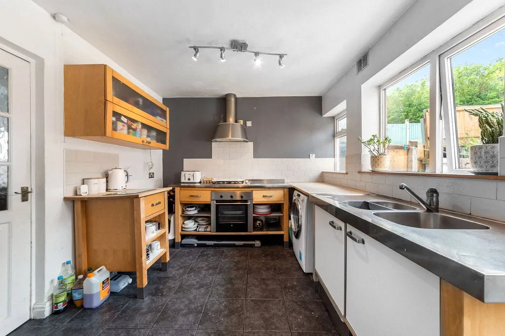Gregory Avenue, Weoley Castle, Birmingham, B29 5DN, photo 4
