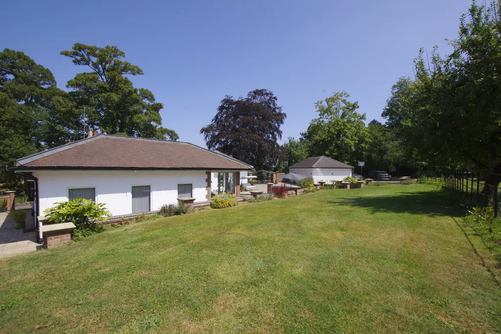 Measham Road, Ashby-de-la-Zouch, photo 32