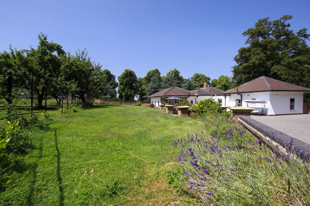 Measham Road, Ashby-de-la-Zouch, photo 31