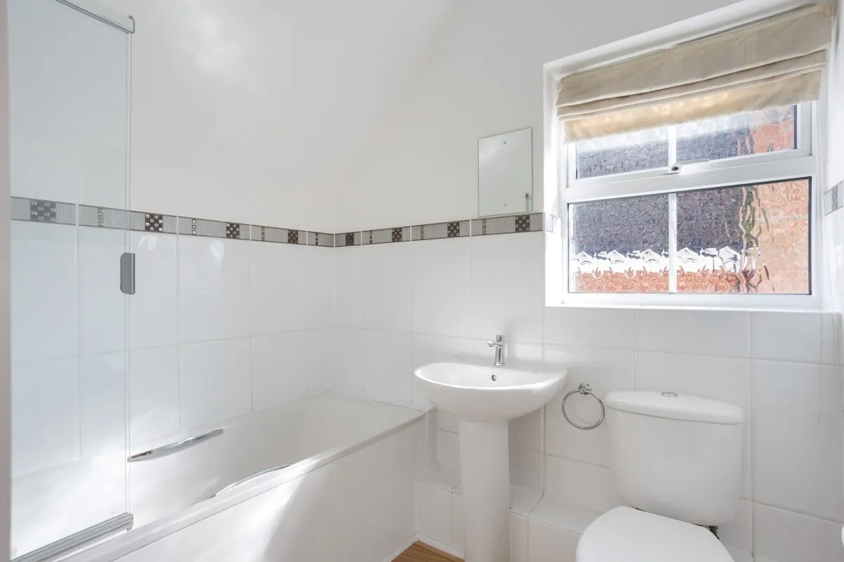 Wharf Lane, Bourne End, SL8, photo 9