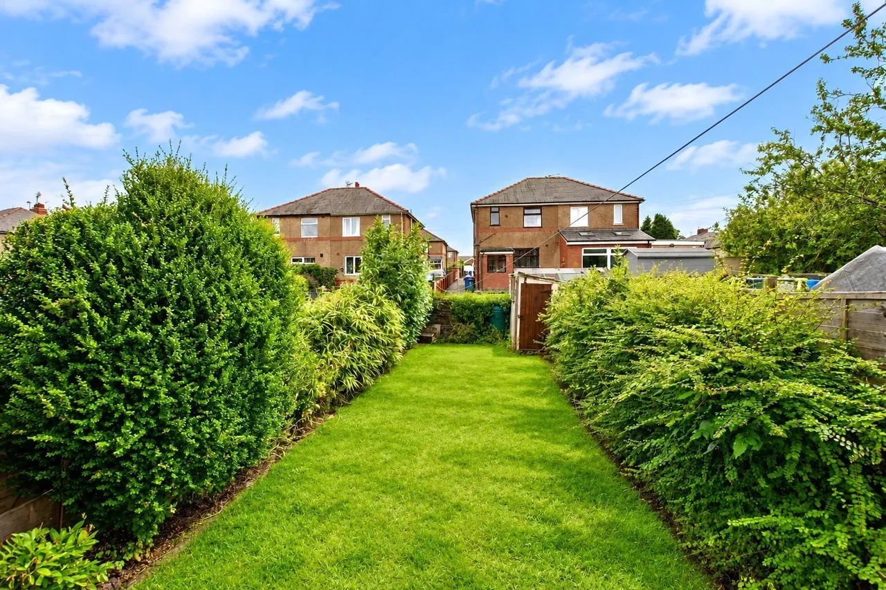 Victoria Avenue, Cherry Tree, BB2, photo 2