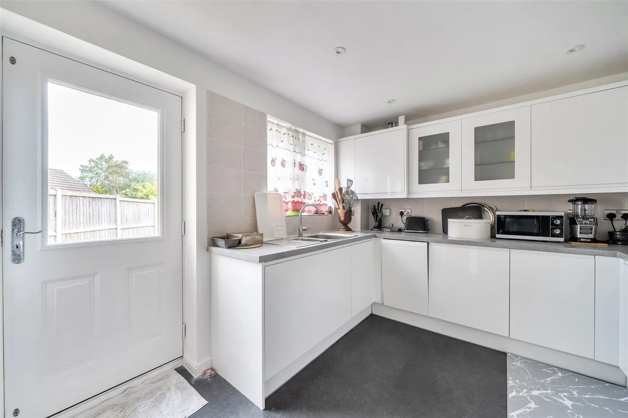 Holbeach Drive Kingsway, Gloucestershire, Quedgeley, GL2 2BF, photo 8