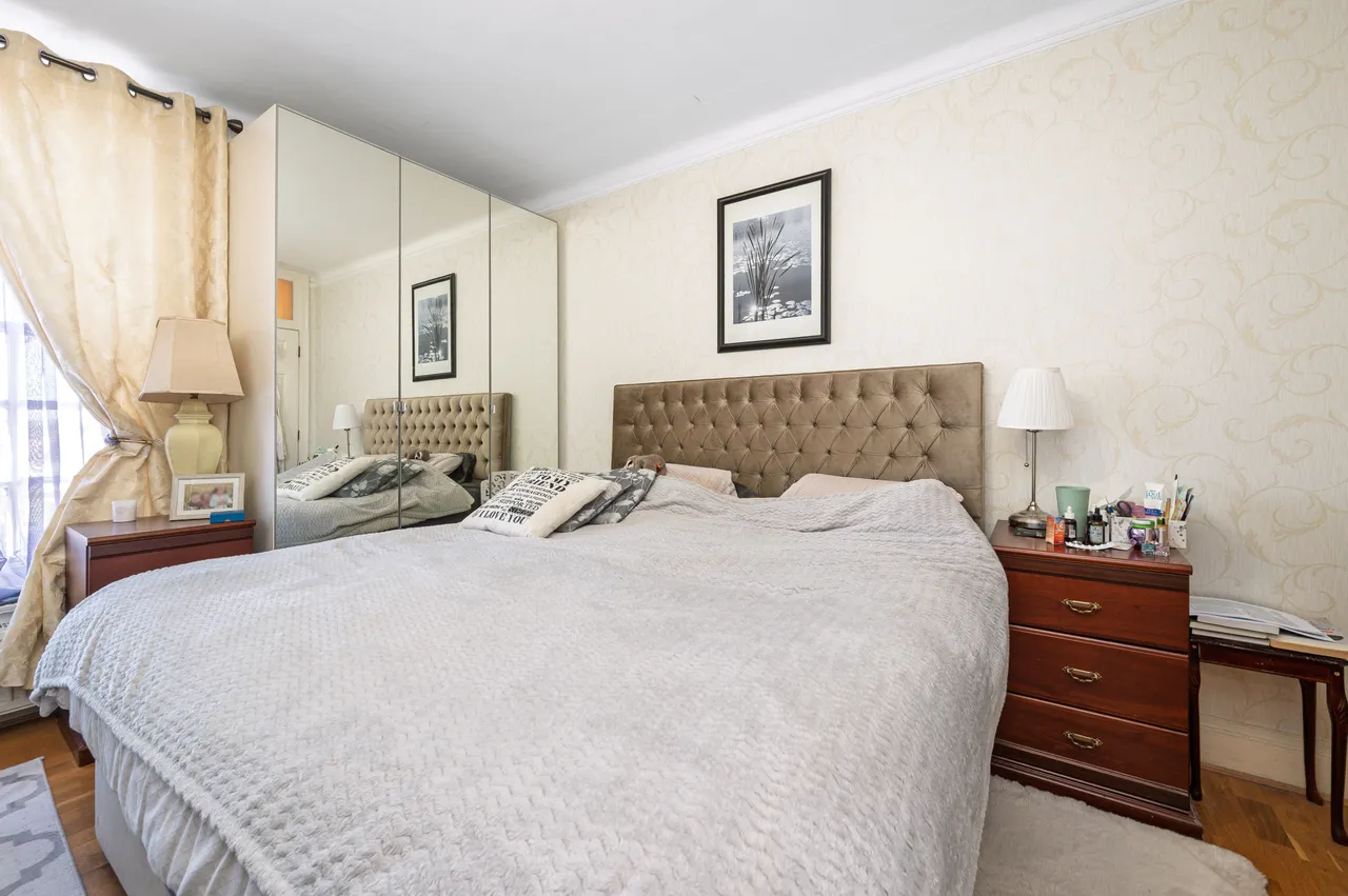London, NW11, photo 2