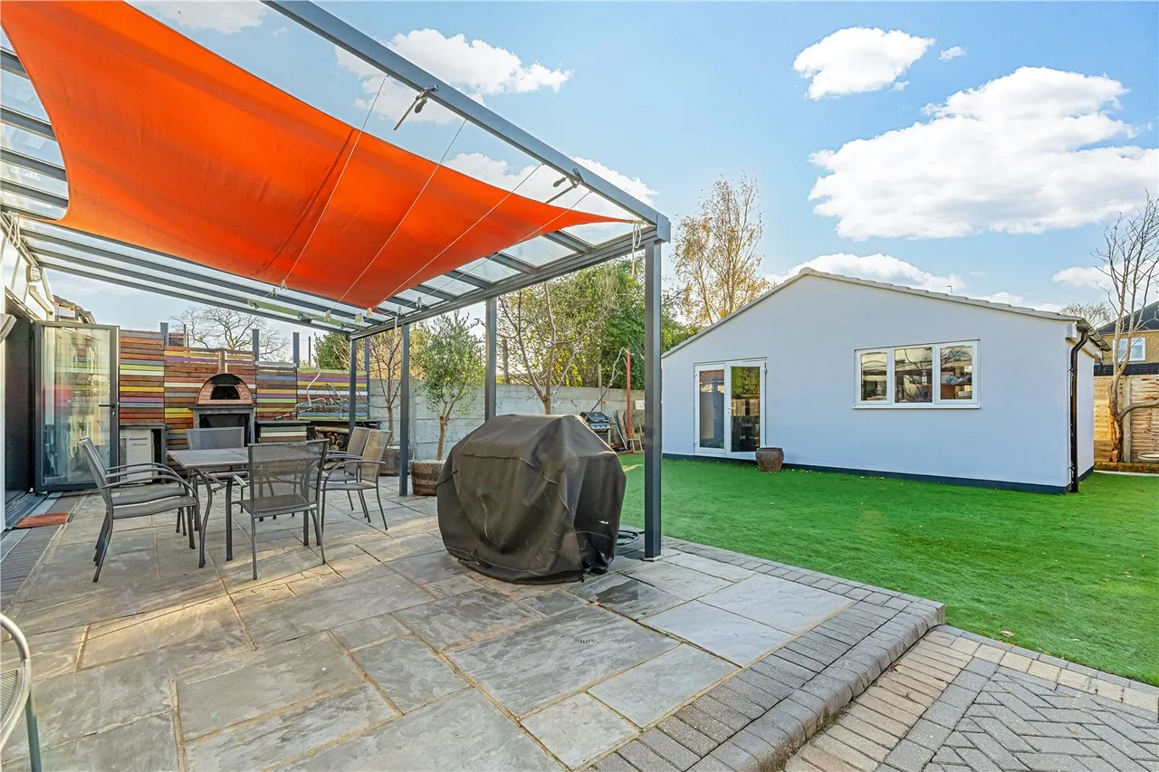 Waverley Avenue, Whitton, TW2 6DH, photo 12