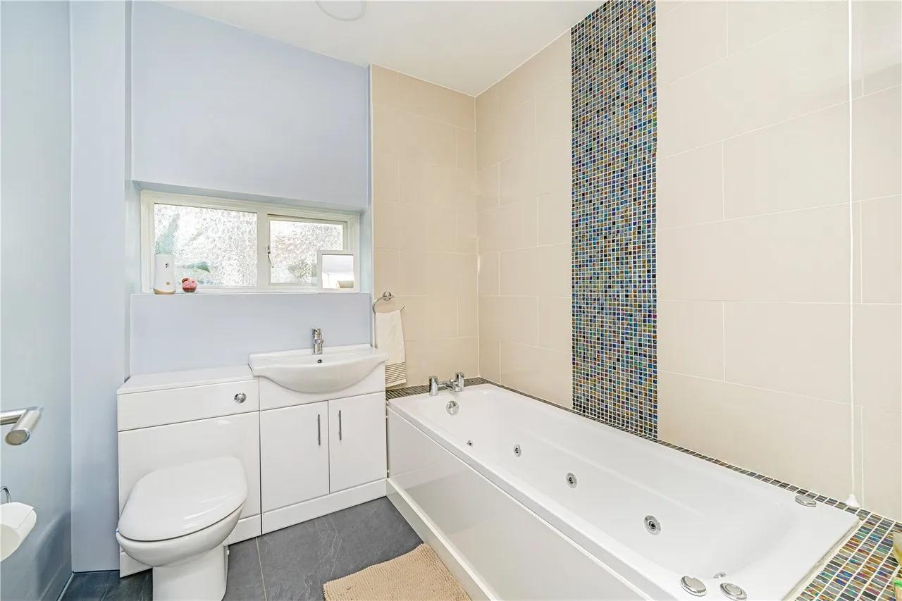 Waverley Avenue, Whitton, TW2 6DH, photo 9