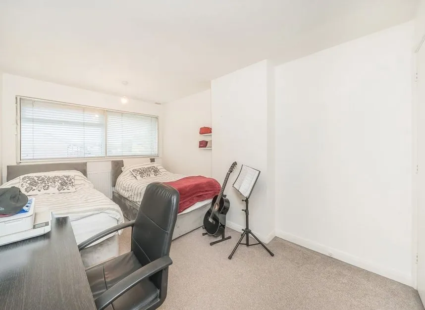 Channel Close, Hounslow, TW5, photo 4