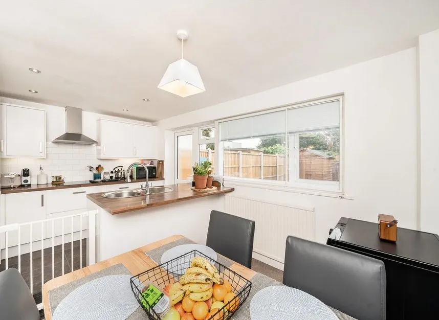 Channel Close, Hounslow, TW5, photo 3