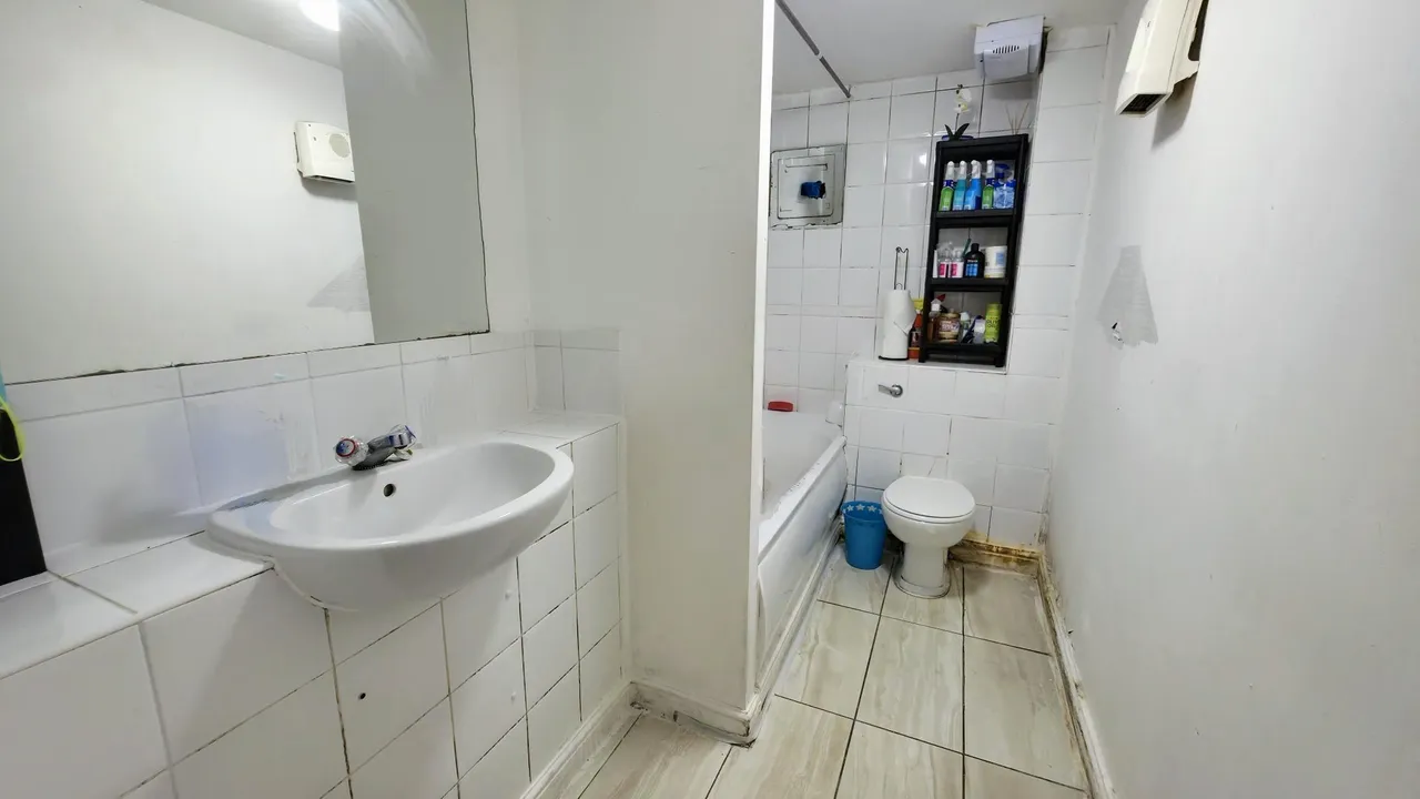 Hogg Lane, Grays, RM17, photo 10