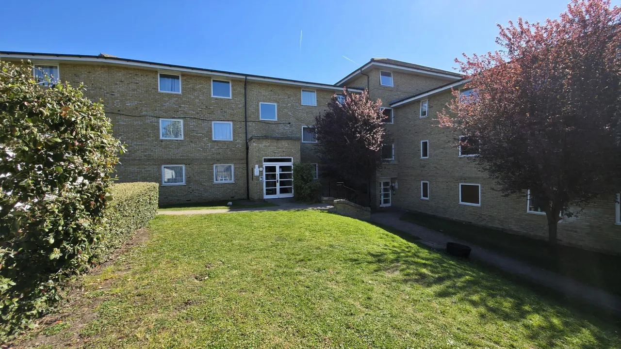 Hogg Lane, Grays, RM17, photo 14