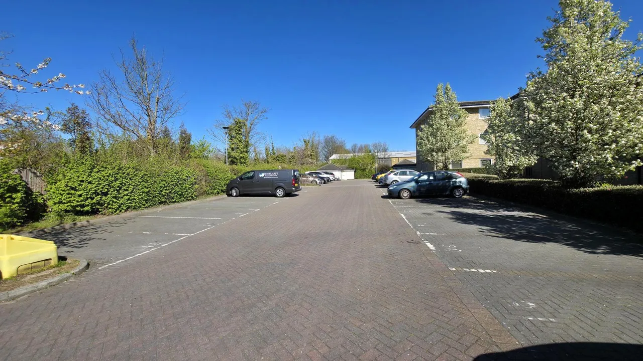 Hogg Lane, Grays, RM17, photo 13