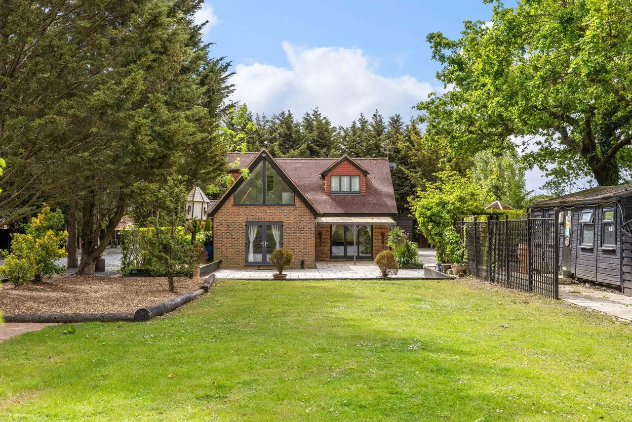 Ramsden Park Road, Ramsden Bellhouse, CM11, photo 34