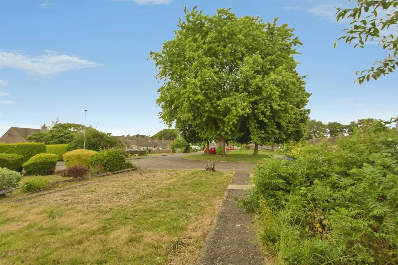 Highwood Crescent, Gazeley, CB8, photo 13