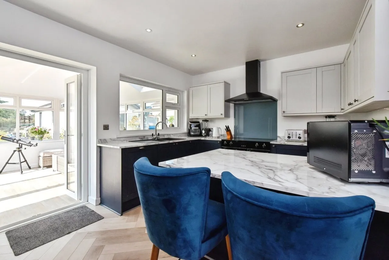 Hendre Road, Tycroes, SA18, photo 6