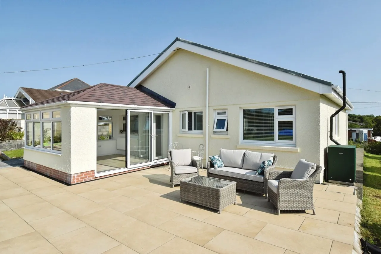Hendre Road, Tycroes, SA18, photo 8