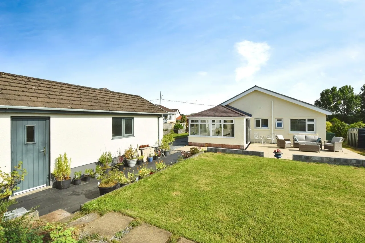 Hendre Road, Tycroes, SA18, photo 7