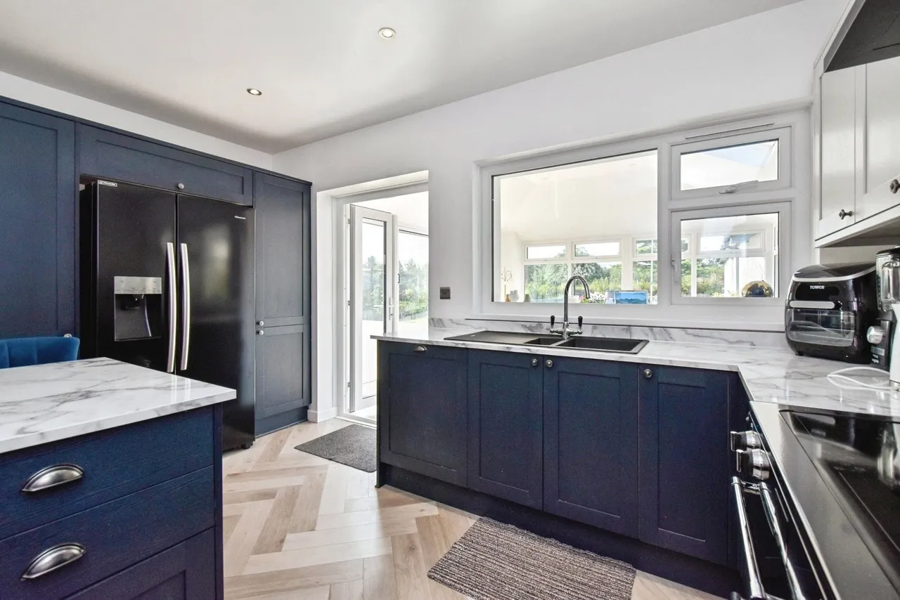 Hendre Road, Tycroes, SA18, photo 4